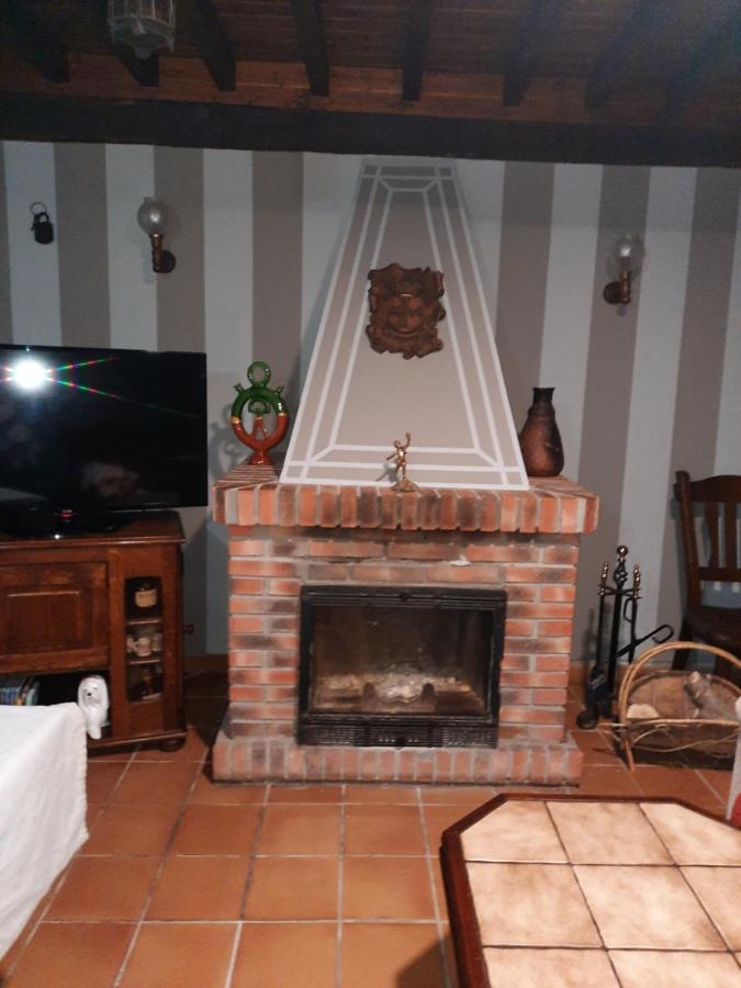 Casa De Aldea Florentina Аренас де Кабралес Екстериор снимка